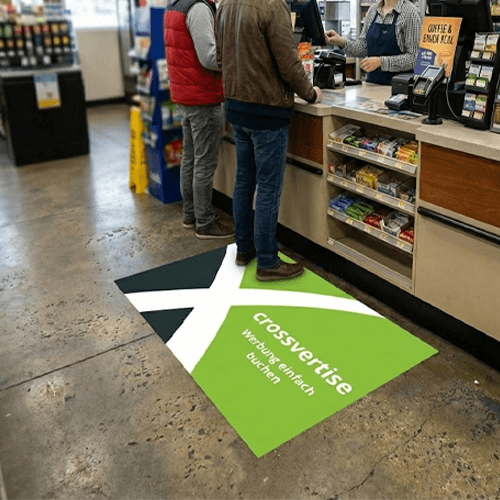 Bodenaufkleber in Tanken