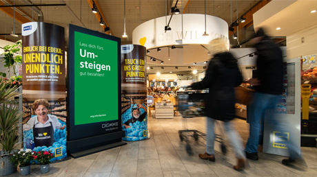 Retail Media trifft Recruiting – Albtal-Verkehrsgesellschaft wirbt im Supermarkt um neue Talente